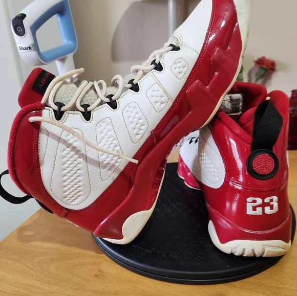 Air Jordan 9 "Gym Red" Mens. - Picture 14 of 16